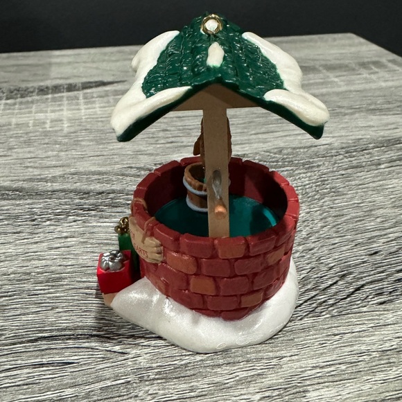 Hallmark | Sweetheart Wishing Well (1990) - Vintage Keepsake Ornament - Picture 11 of 15